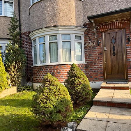 Tj Homes - Double Room With Single Bed - 3 Min To Tube Station - London ライスリップ エクステリア 写真